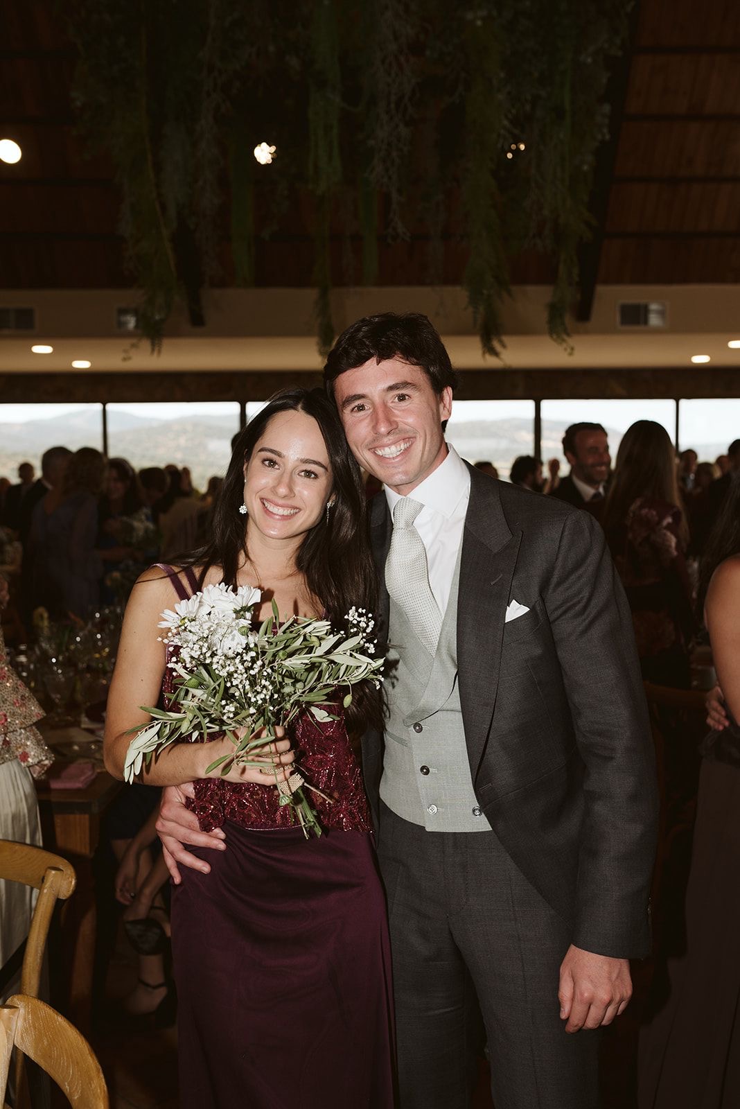 Natalia y Mario en una celebración de noche
