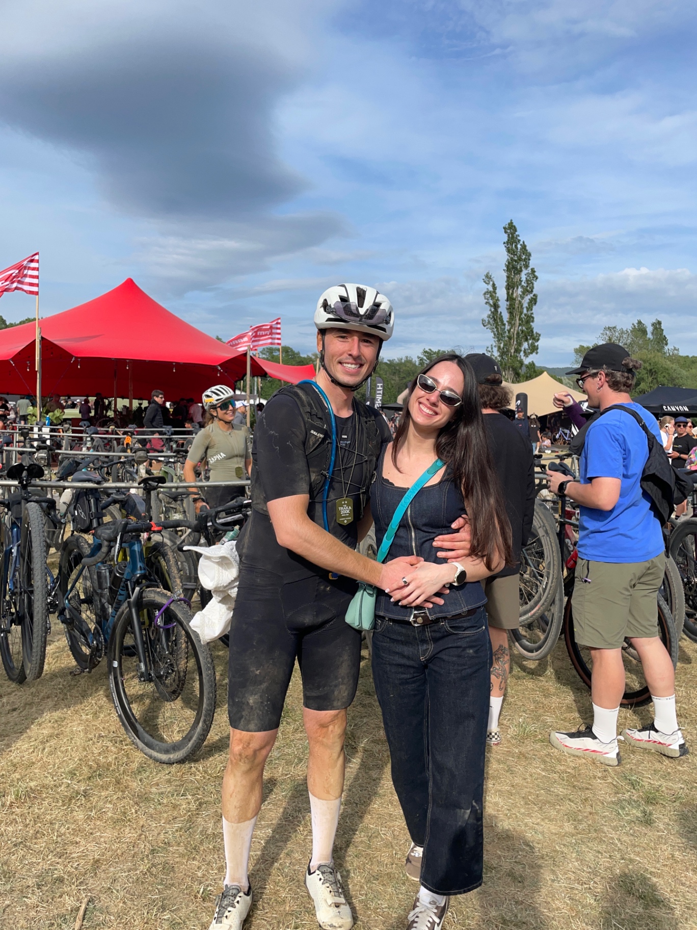 Natalia y Mario tras una carrera de gravel